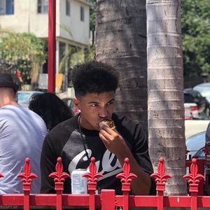 Meet your Posher, Sebastion